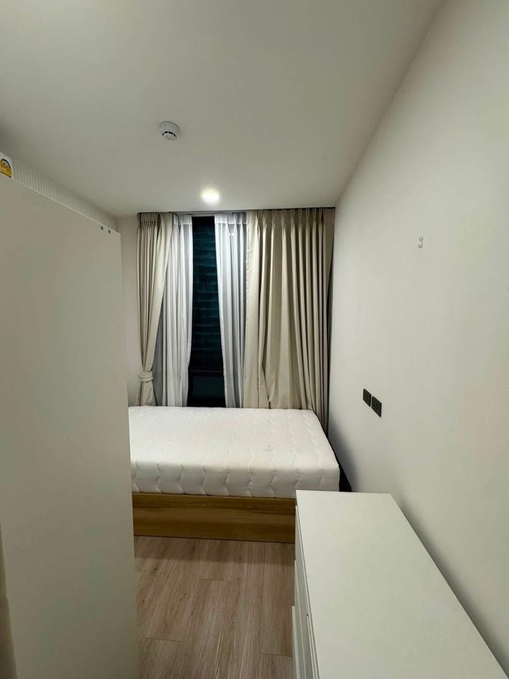 ห้องนอนเล็กในห้องแบบ 2 ห้องนอน